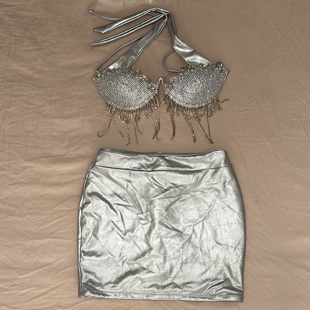 Two Piece Set - Picture 2 of 6